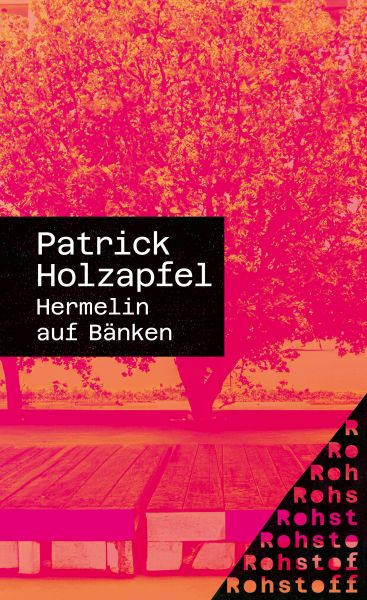 Hermelin auf Bänken
