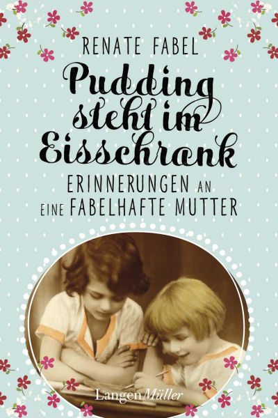 Pudding steht im Eisschrank