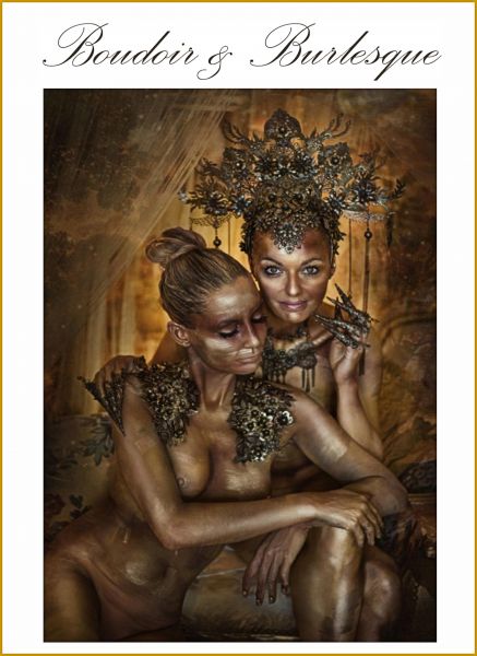 Frauenakte Boudoir & Burleque. Stilvolle und kunstfertige, hochauflösende, farbige Aktfotos.